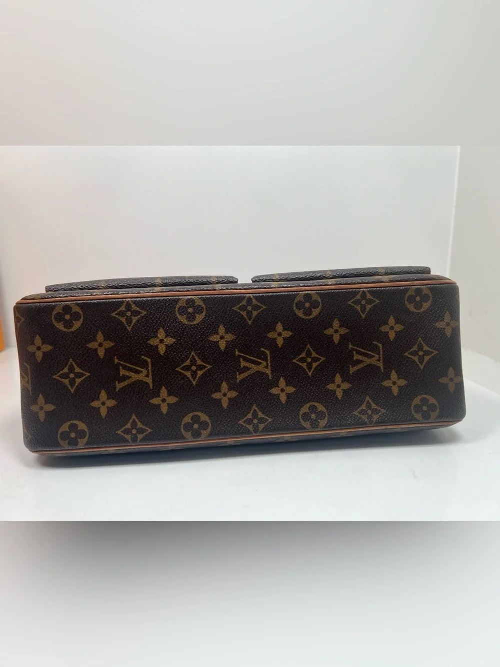 Louis Vuitton Monogram Hudson GM Shoulder Bag Brown Canvas Red Interior Auth
